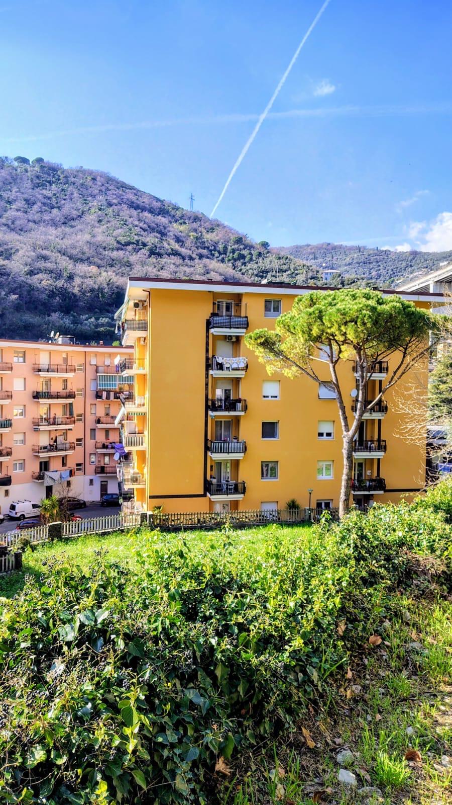 Ultimo piano ristrutturato con 2 balconi vivibili – luminosissimo