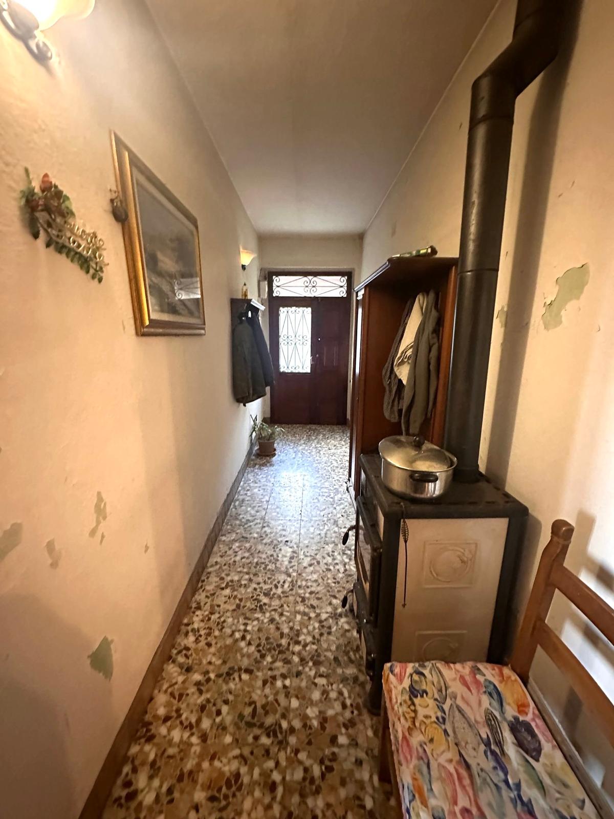 Indipendente con terreno, ulivi e vista mare – 15 min da Follo