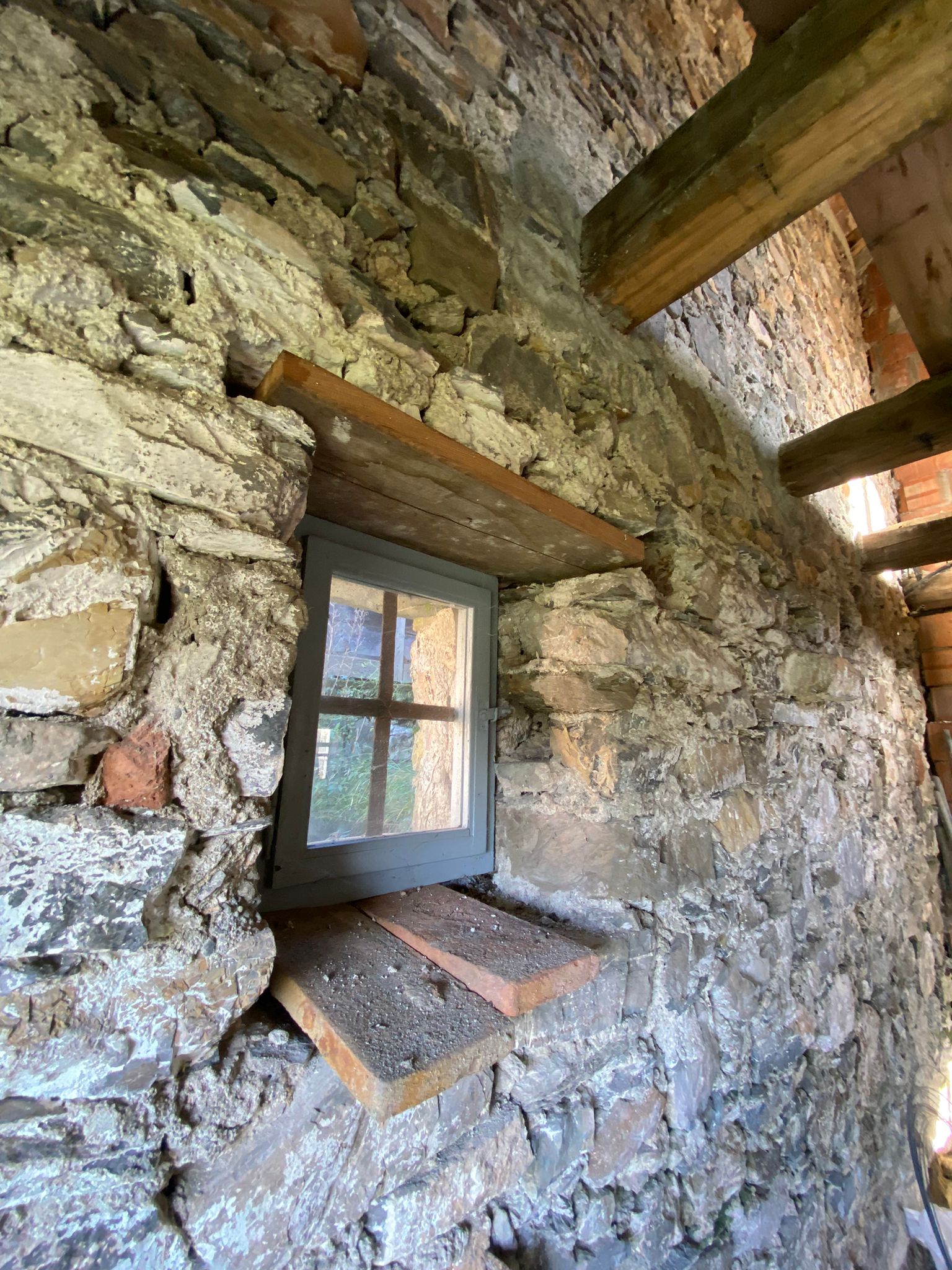 Semindipendente in sasso