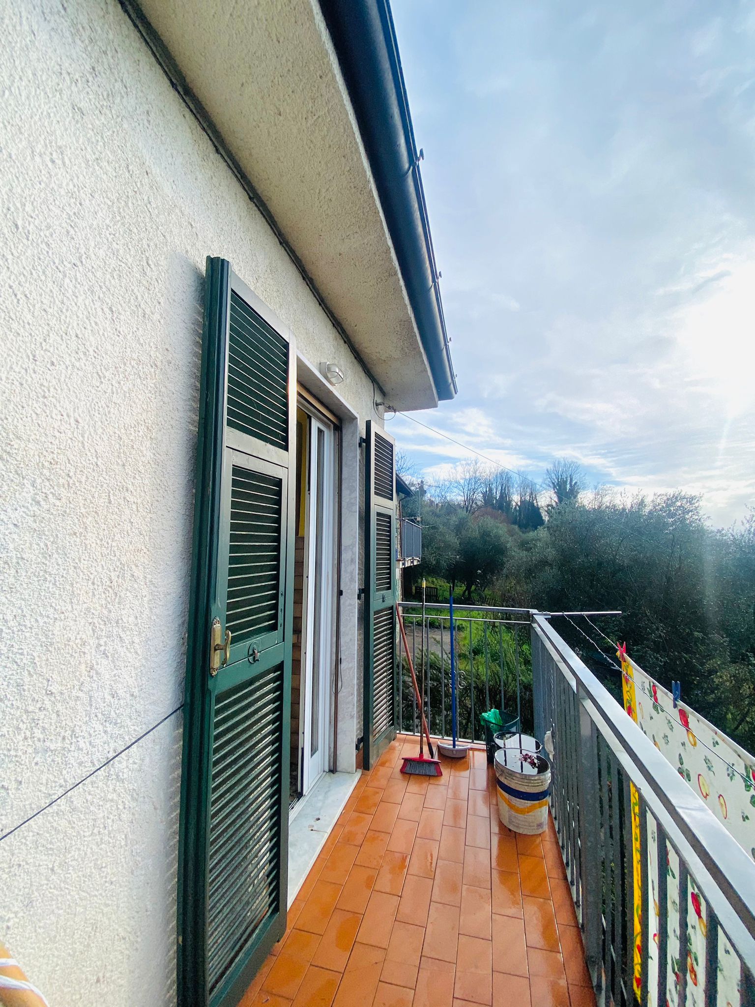 Indipendente con terreno, ulivi e vista mare – 15 min da Follo