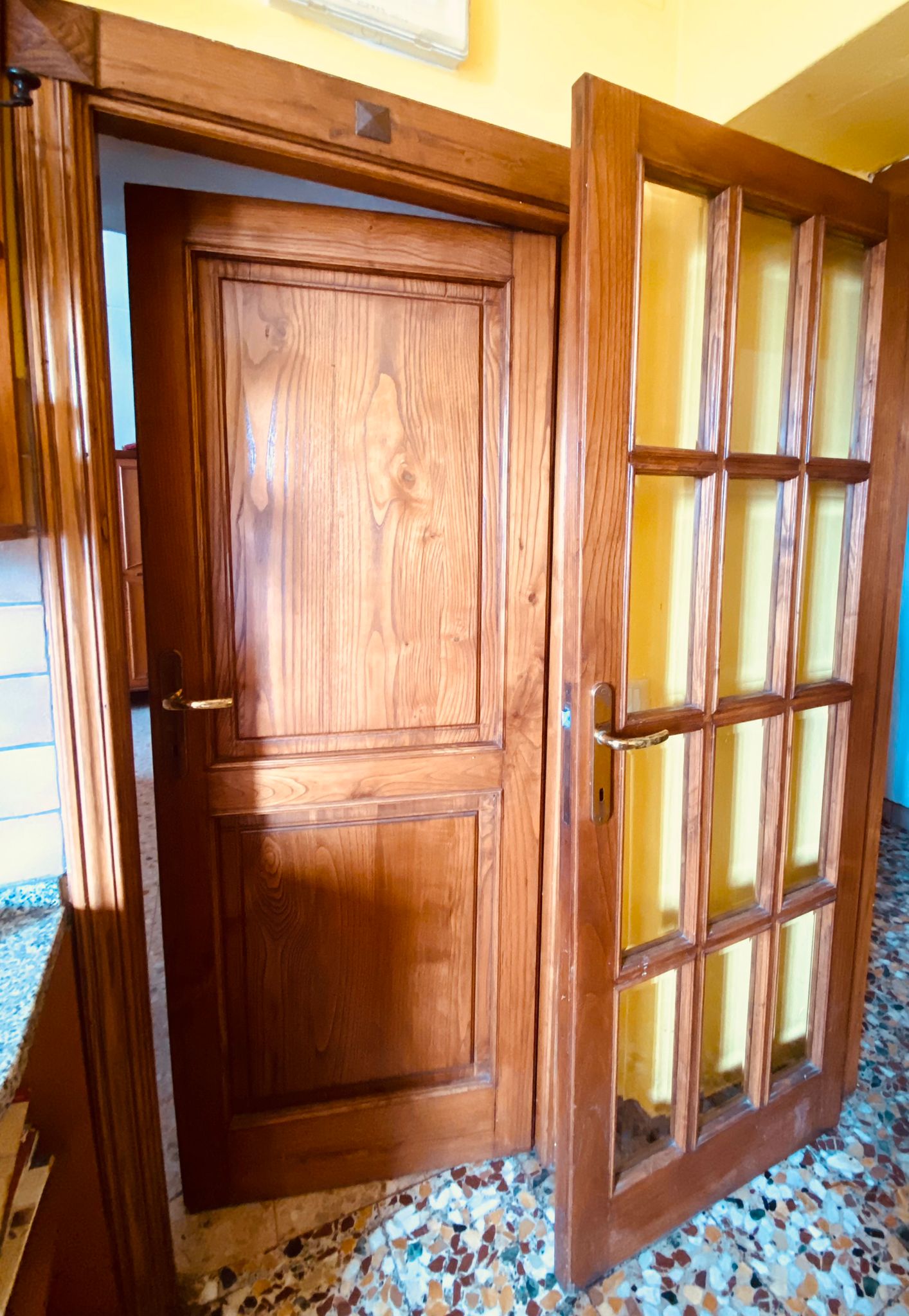 Indipendente con terreno, ulivi e vista mare – 15 min da Follo