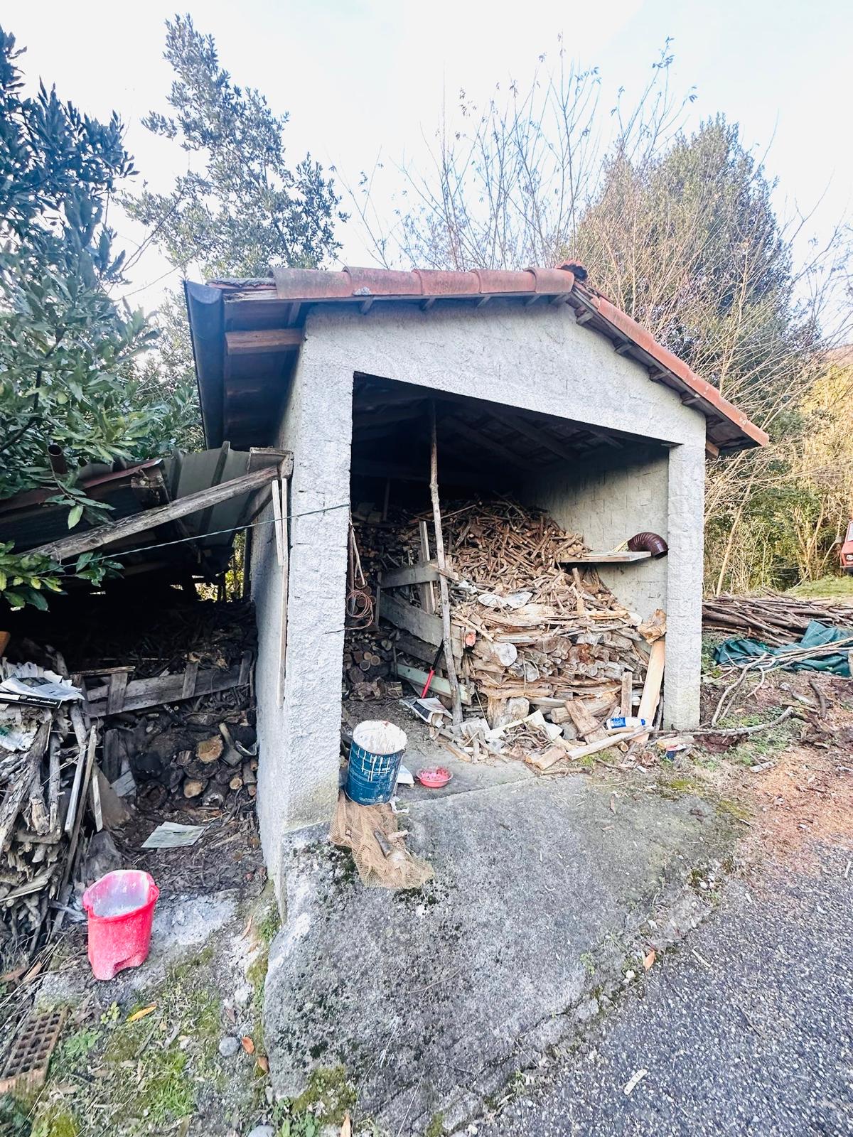 Indipendente con terreno, ulivi e vista mare – 15 min da Follo