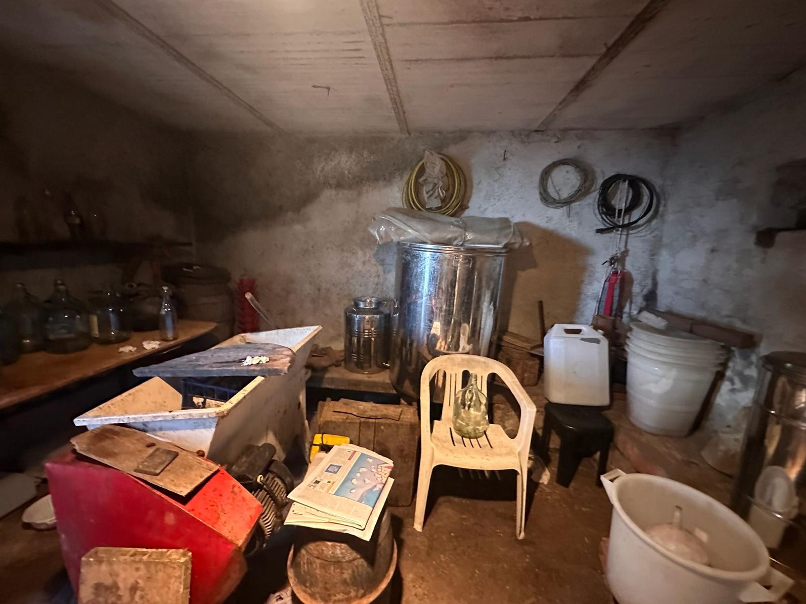 Indipendente con terreno, ulivi e vista mare – 15 min da Follo