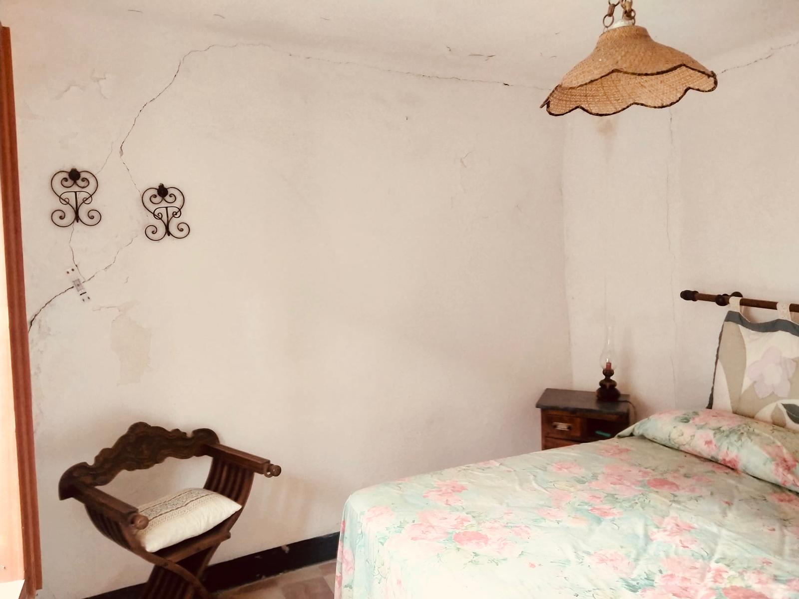 Casa indipendente con terrazze e giardino nel borgo di Pulica , Lunigiana – a 25 minuti dal mare