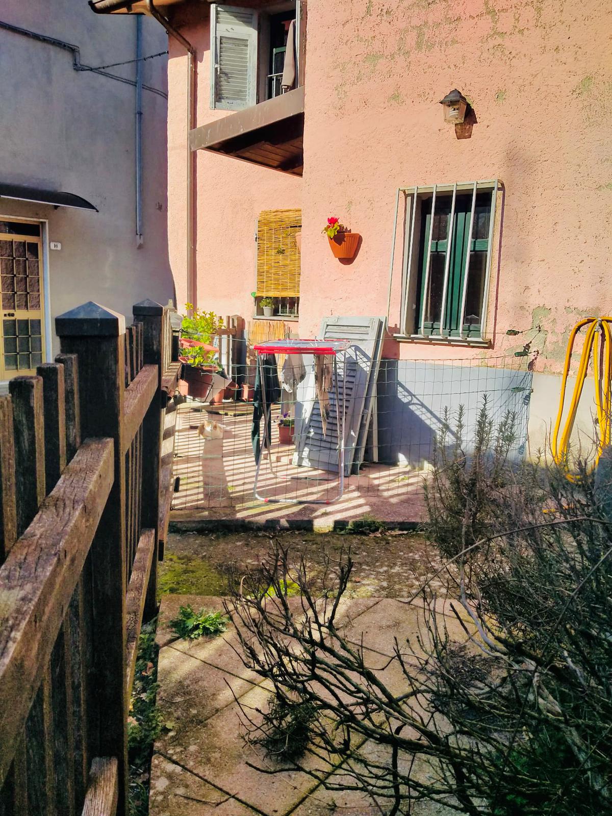 Affascinante casa di borgo con camino e vista sulle valli della Lunigiana