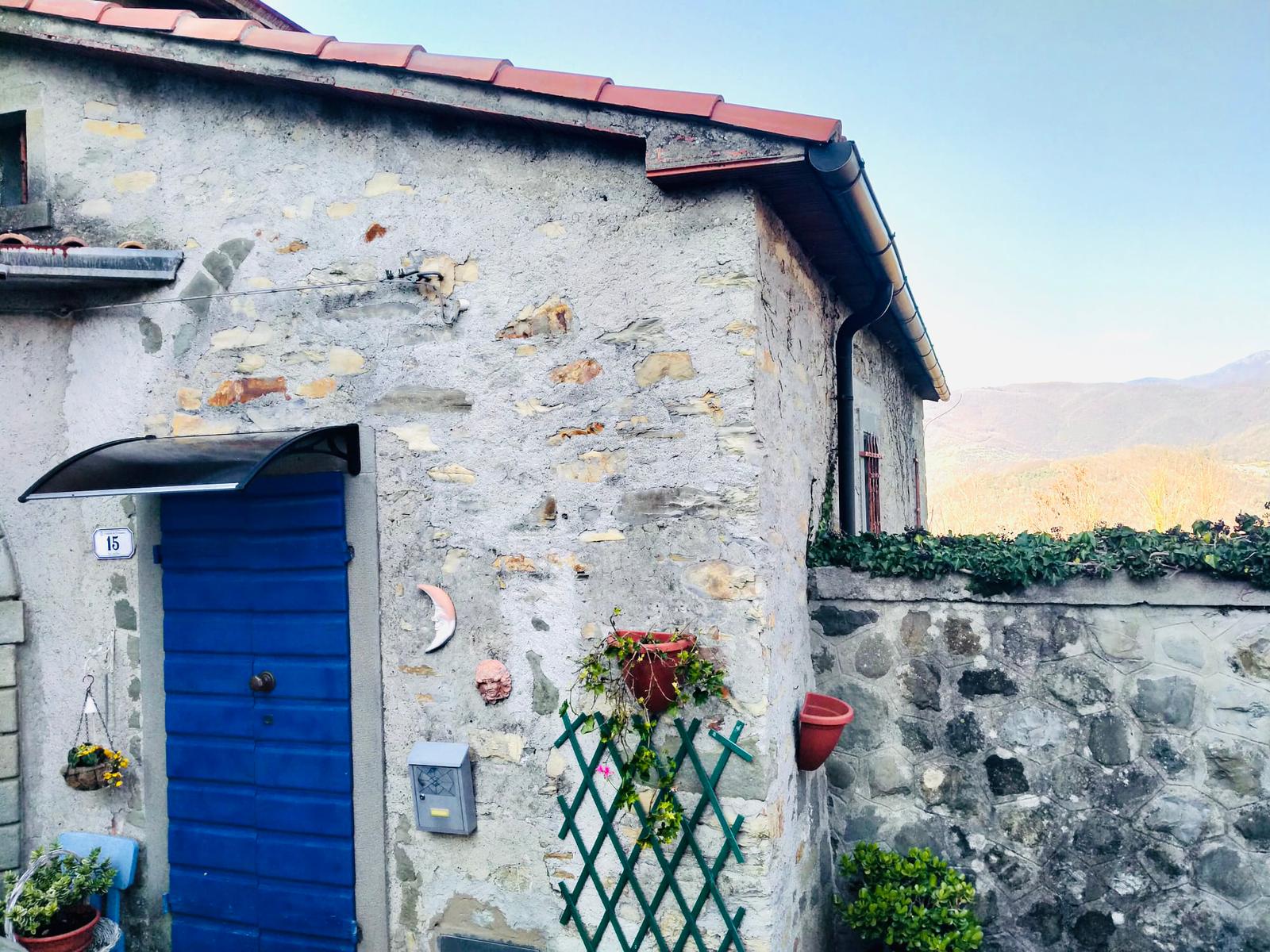 Cottage di charme nel borgo di Fazzano – atmosfera inglese nel cuore della Lunigiana